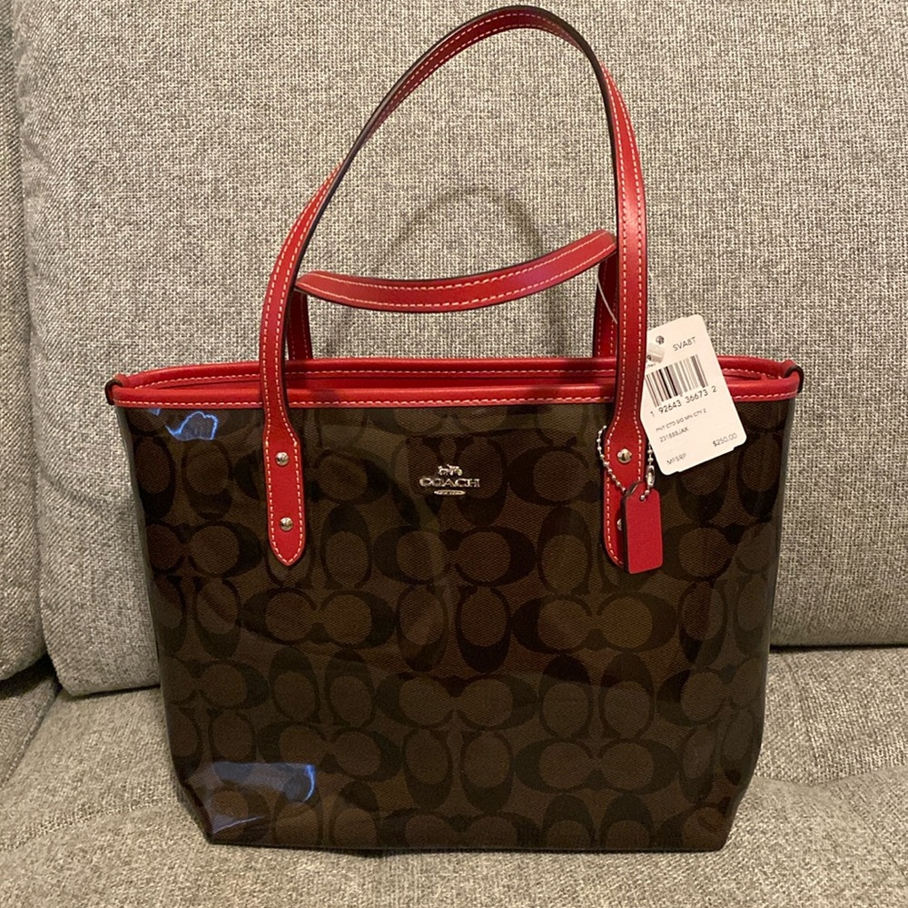Coach Mini City Zipper Tote NWT ❤️🤎